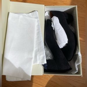 Margaux black heels in size 38W